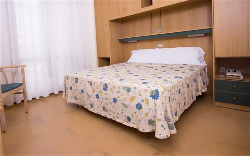 Astor 3*