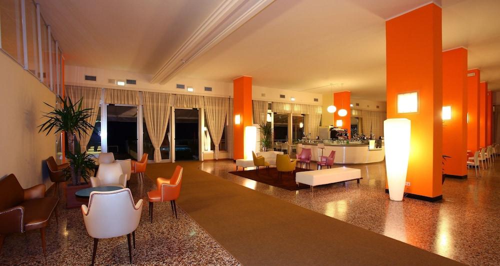 Hotel Astor