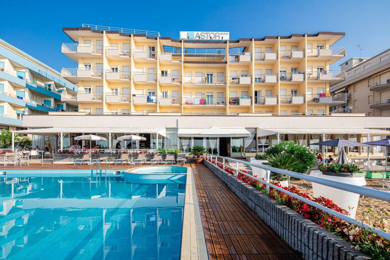 Hotel Astor 3*