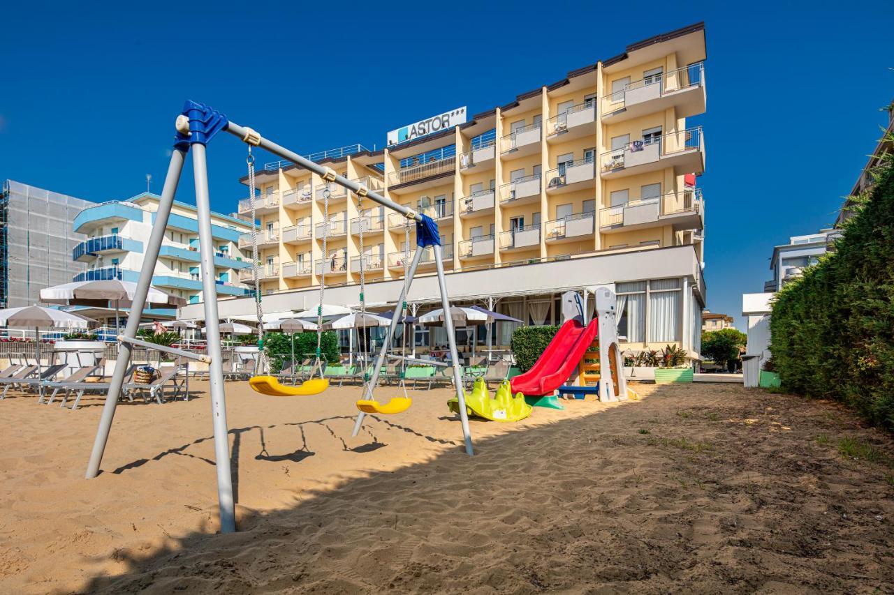 Astor 3*